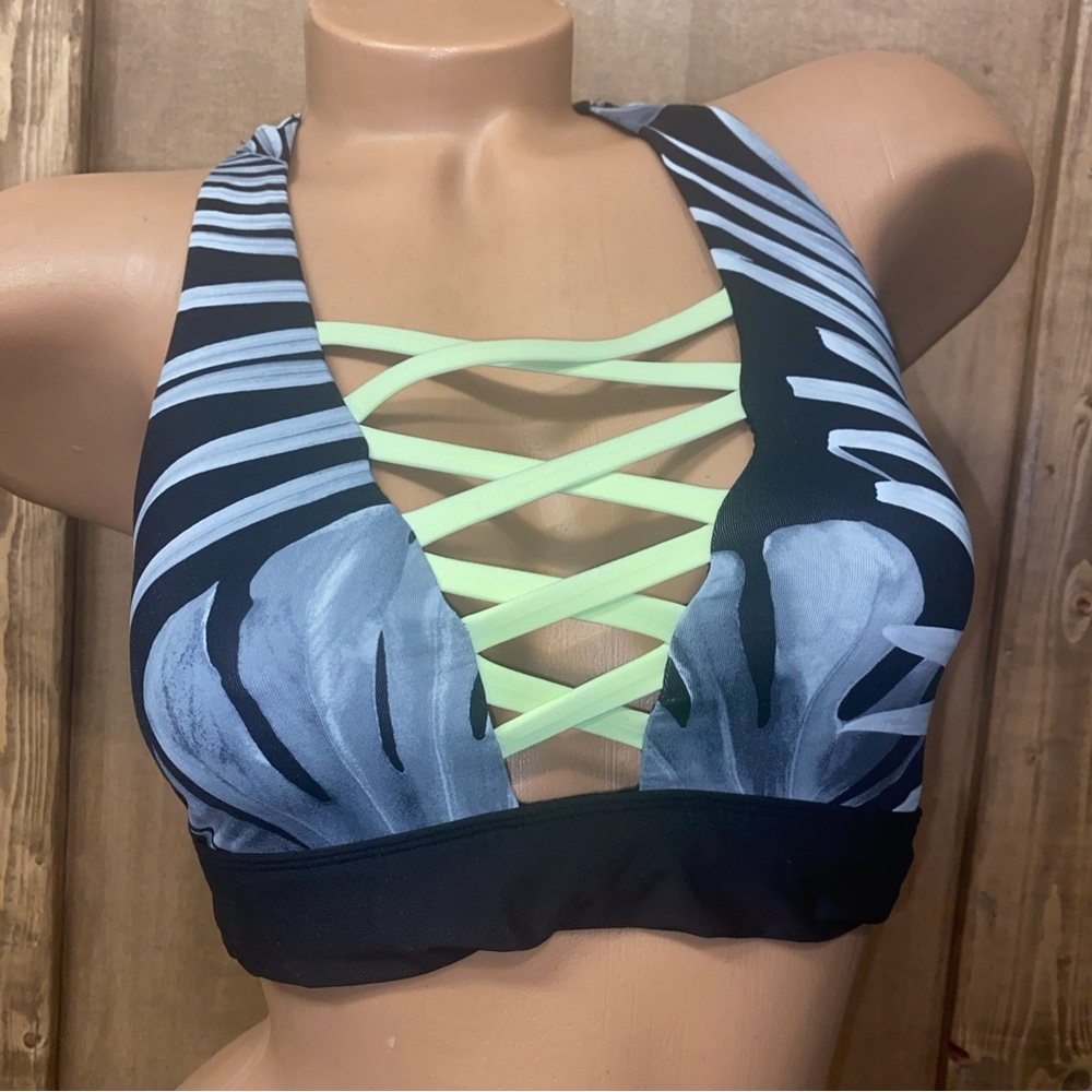 Victoria’s Sports bra “Pink” Ultimate unlined strappy cross cross black n sexy